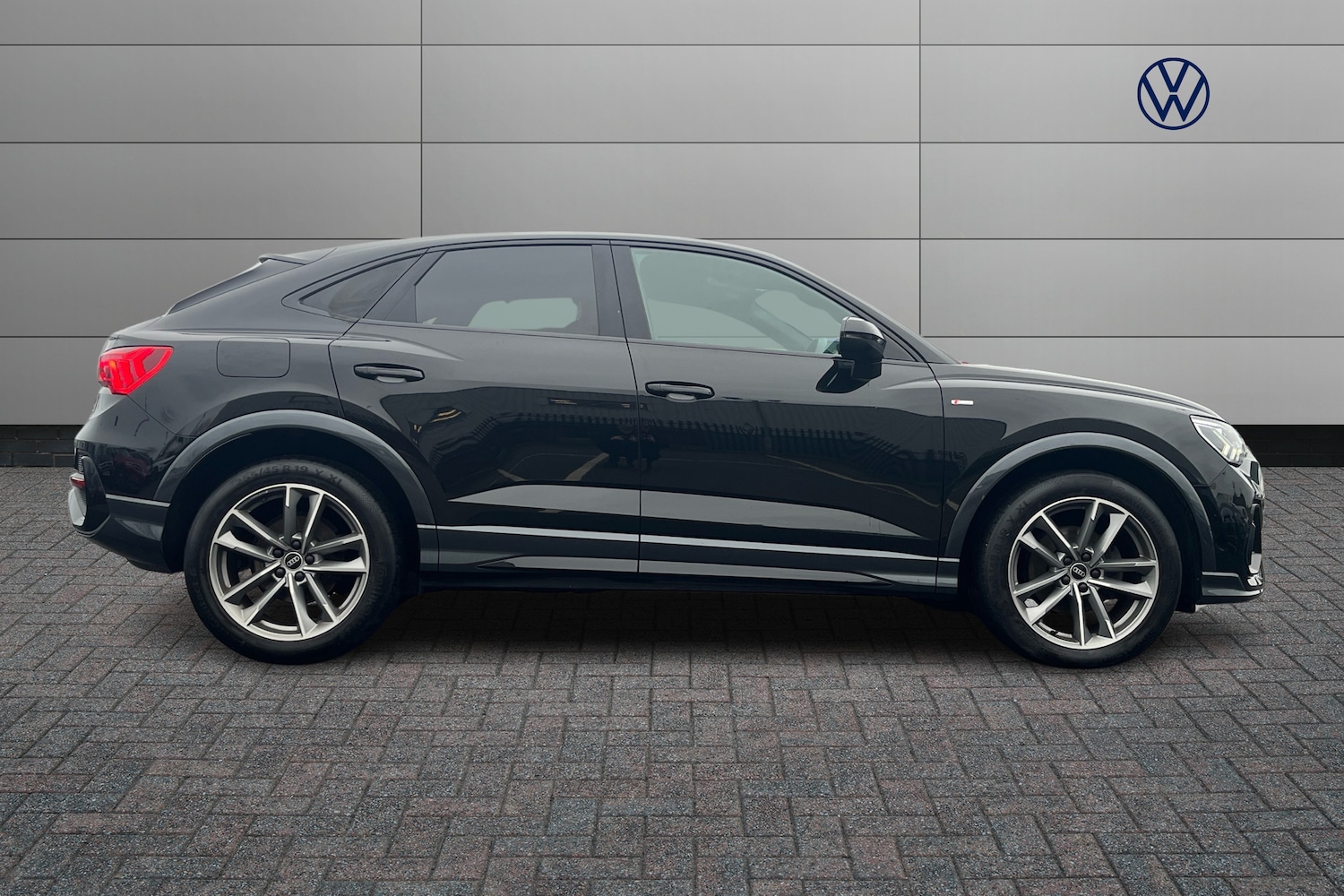 Used Audi Q3 2023 for sale - 77177898: Photo 4