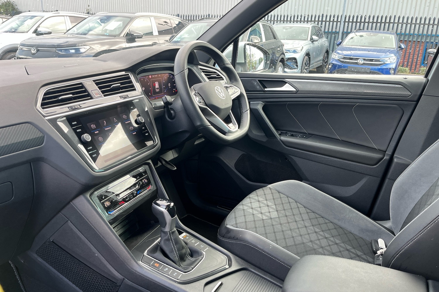 Used Volkswagen Tiguan 2022 for sale - 76674379: Photo 2