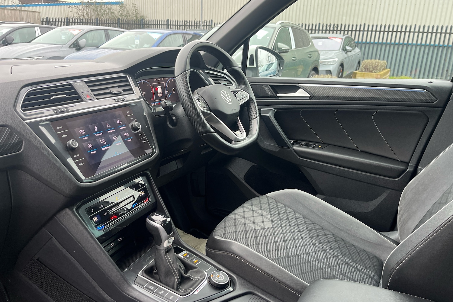 Used Volkswagen Tiguan 2022 for sale - 77307263: Photo 2