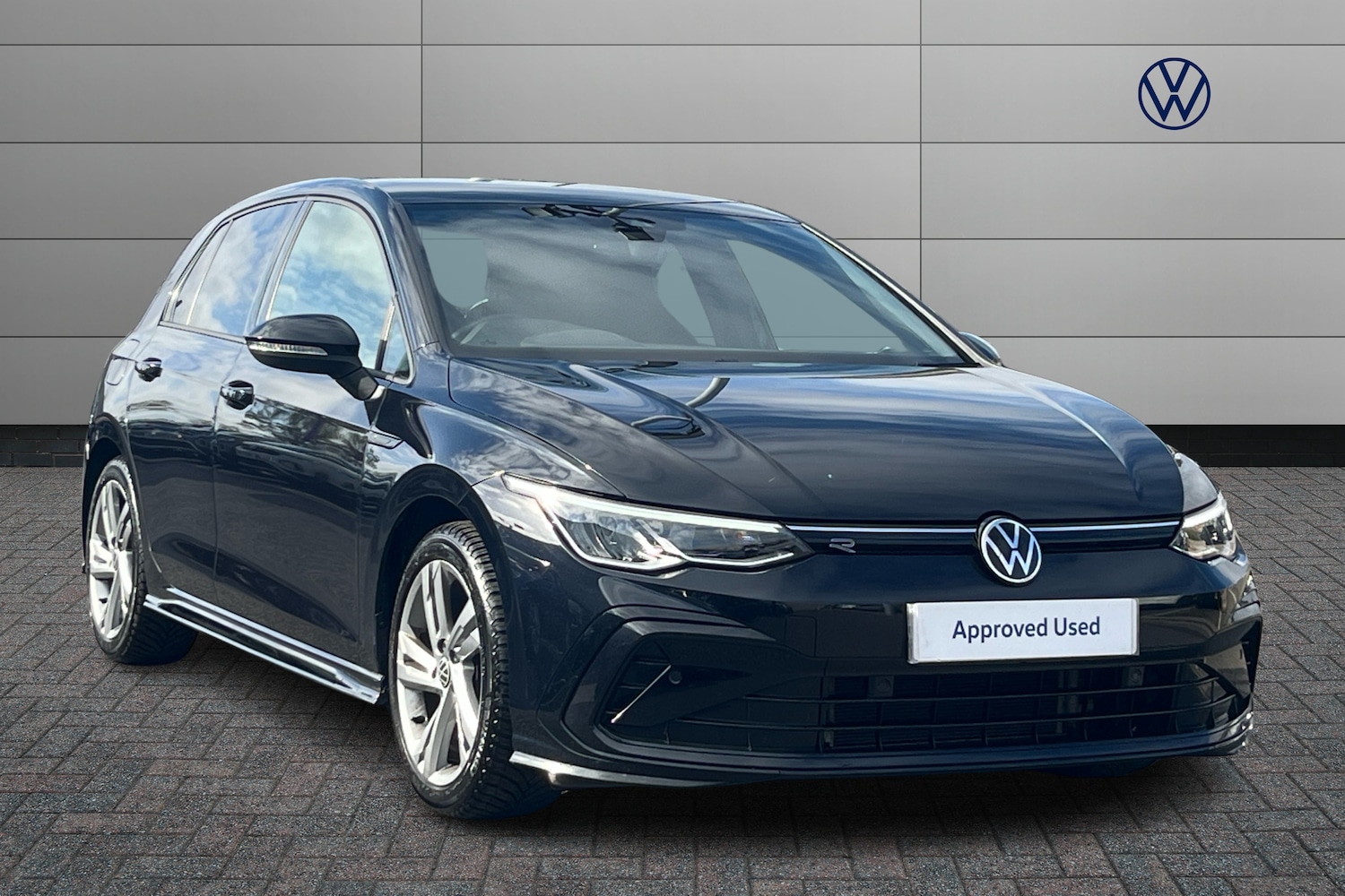 Used Volkswagen Golf 2023 for sale - 76676318: Photo 1