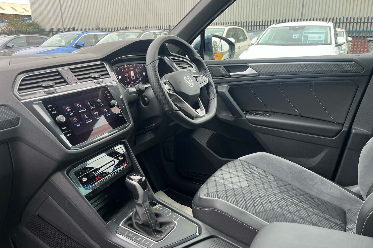 Used Volkswagen Tiguan 2023 for sale - 76676307: Photo 2