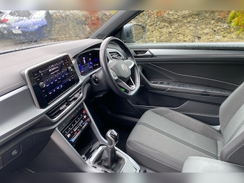 Used Volkswagen T-Roc 2022 for sale - 77770798: Photo