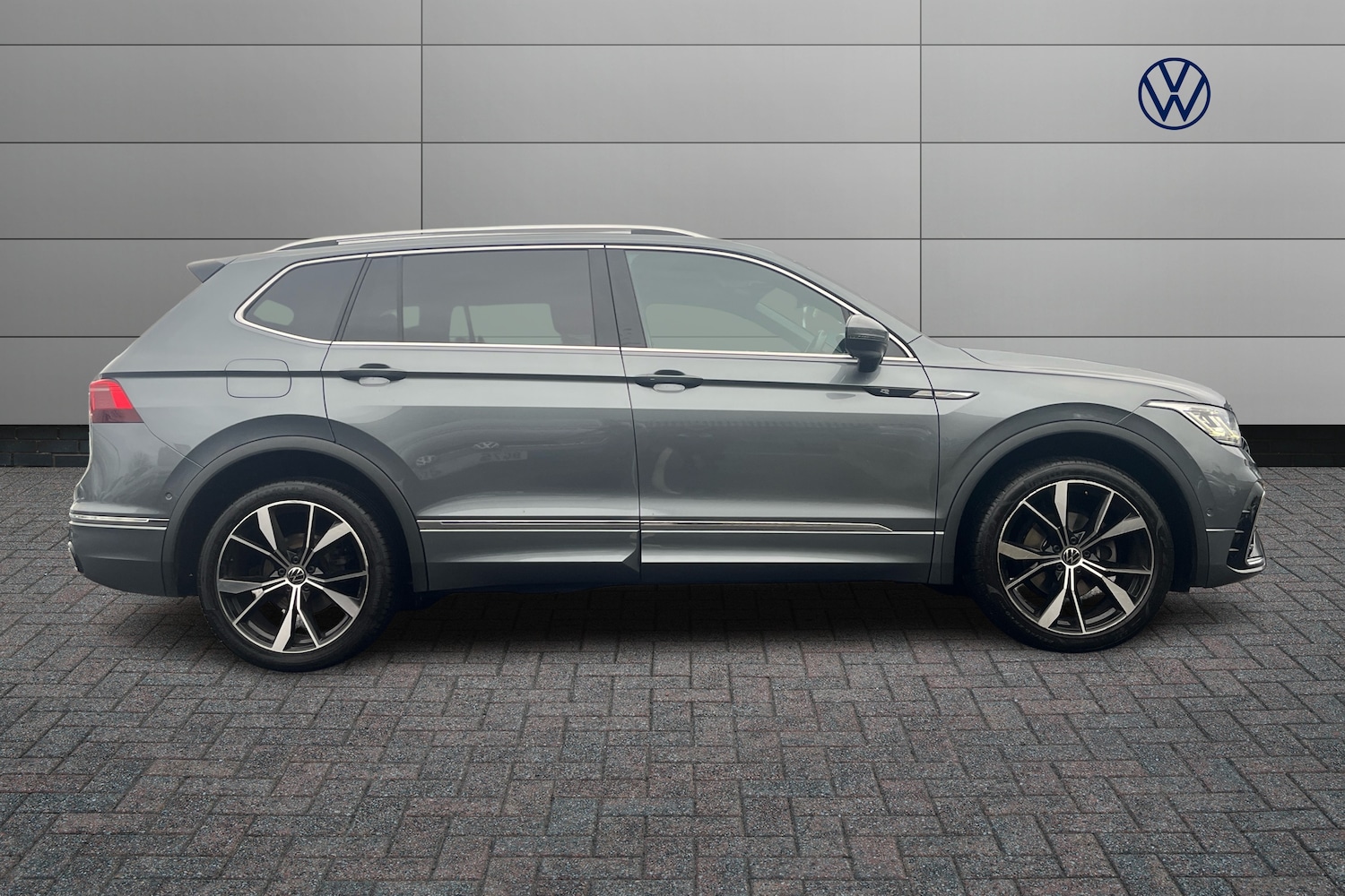 Used Volkswagen Tiguan Allspace 2025 for sale - 77512363: Photo 4