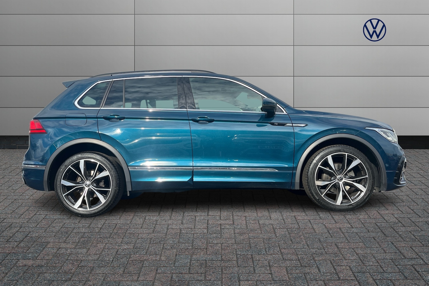 Used Volkswagen Tiguan 2023 for sale - 76676407: Photo 4