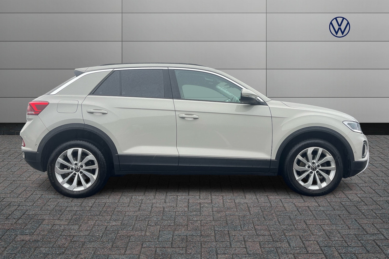 Used Volkswagen T-Roc 2022 for sale - 77613969: Photo 4