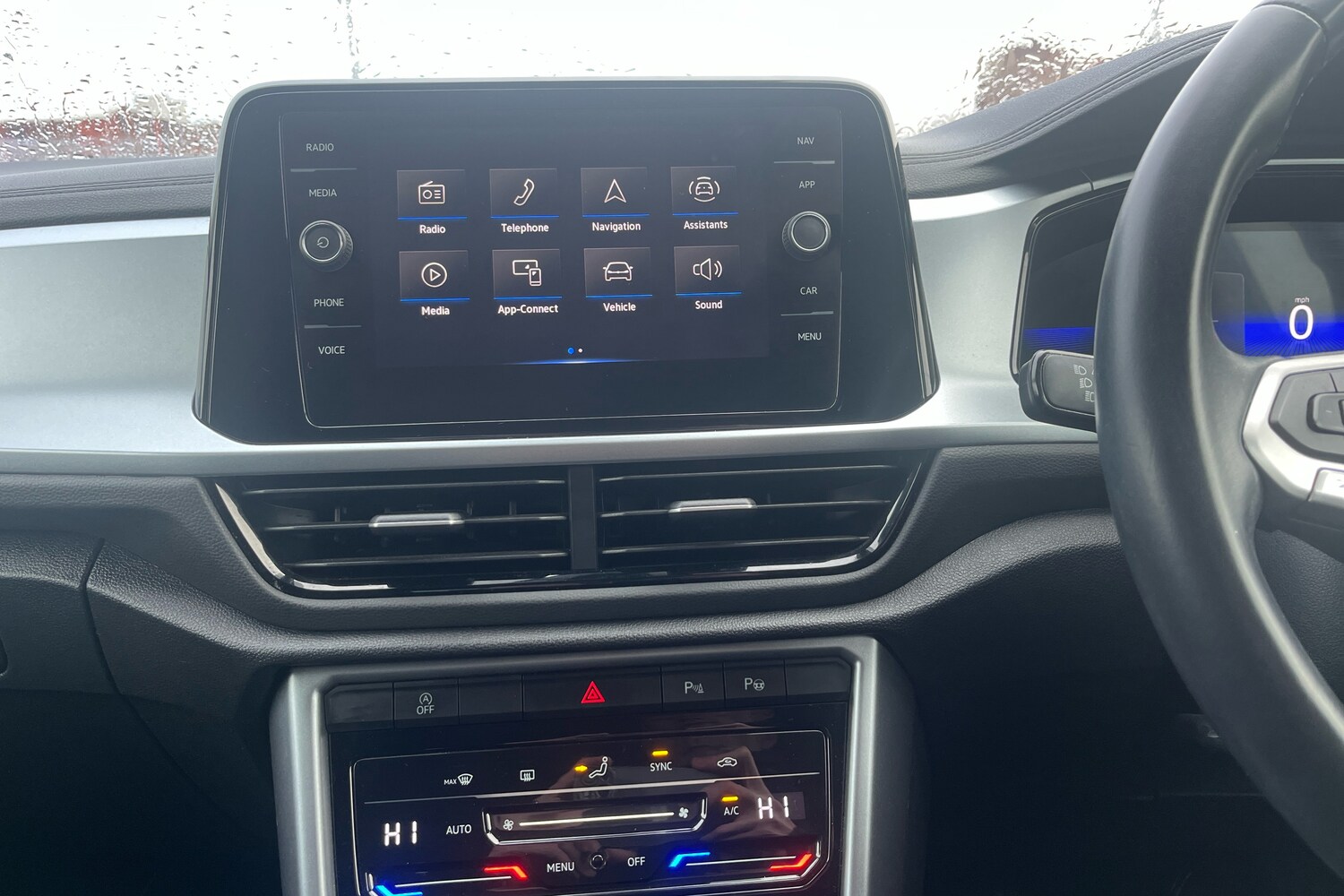 Used Volkswagen T-Roc 2022 for sale - 77613969: Photo 9