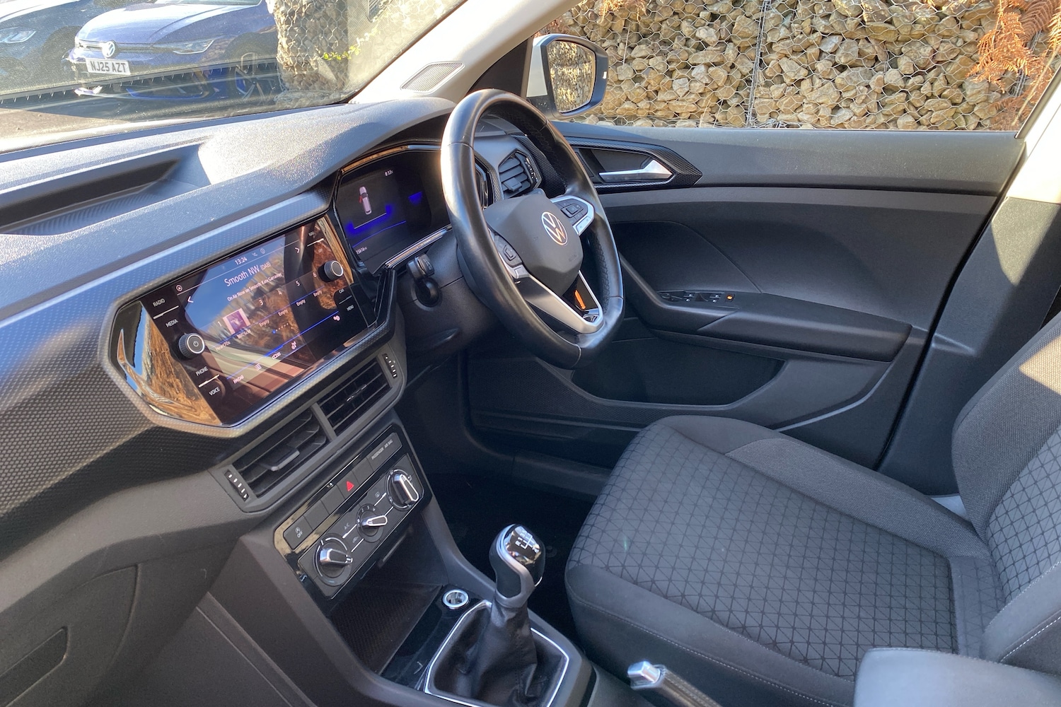 Used Volkswagen T-Cross 2022 for sale - 77770841: Photo 2