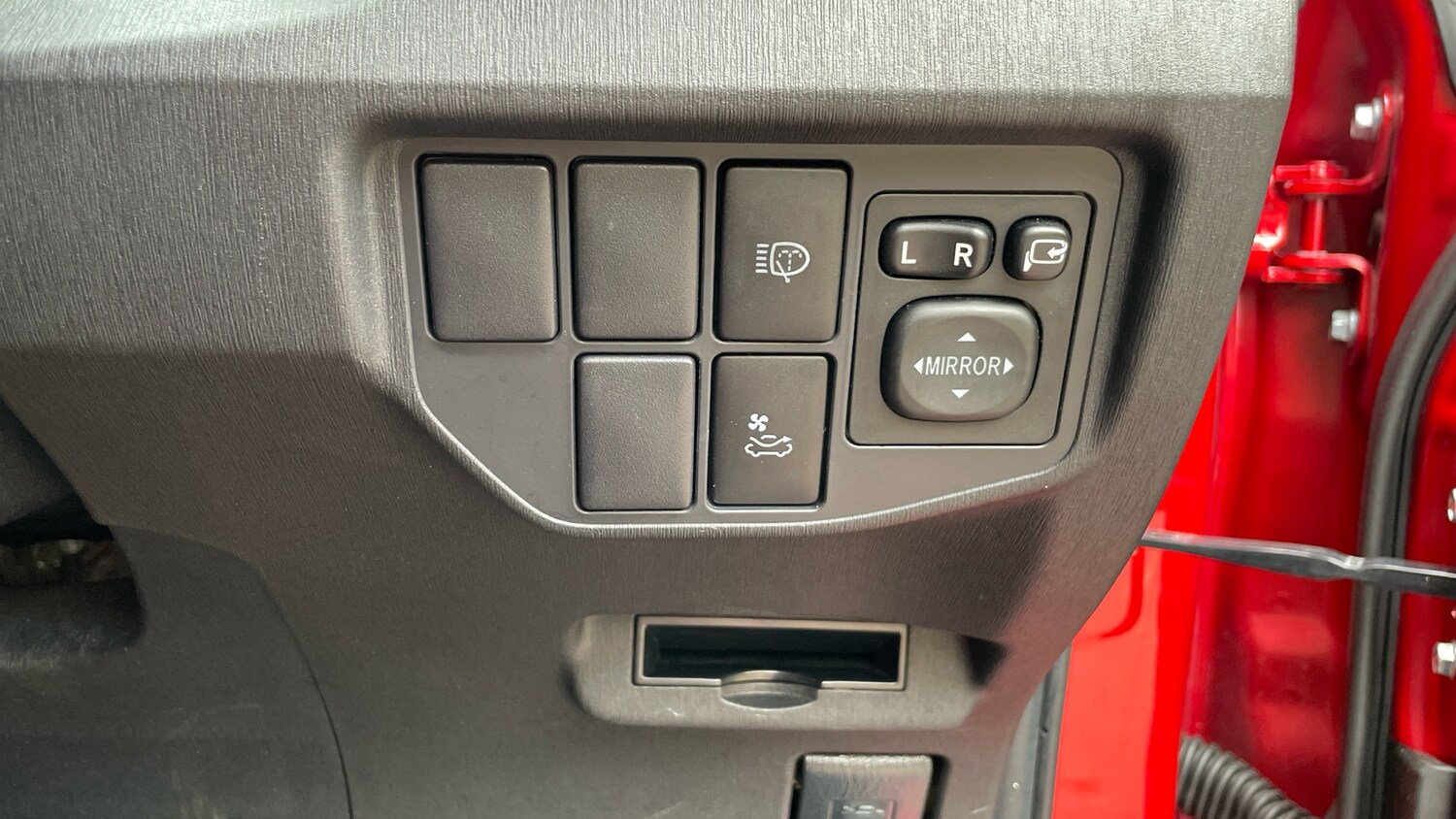 Used Toyota Prius 2015 for sale - 76574317: Photo 37