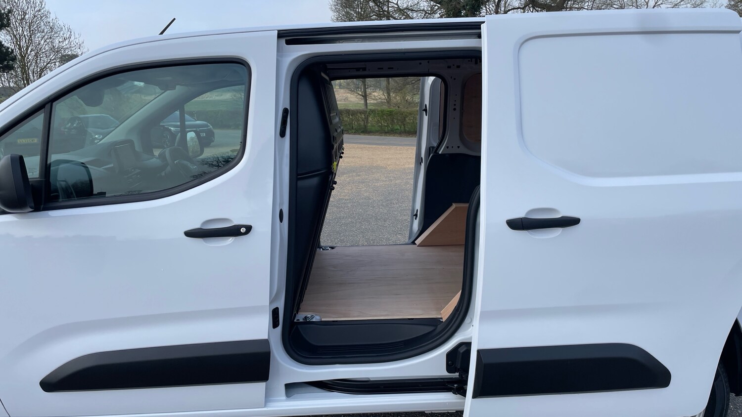 Used Peugeot Partner 2025 for sale - 77971201: Photo 43