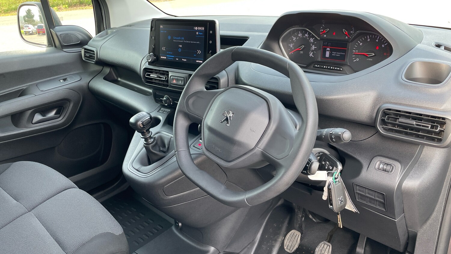 Used Peugeot Partner 2023 for sale - 77971171: Photo 11