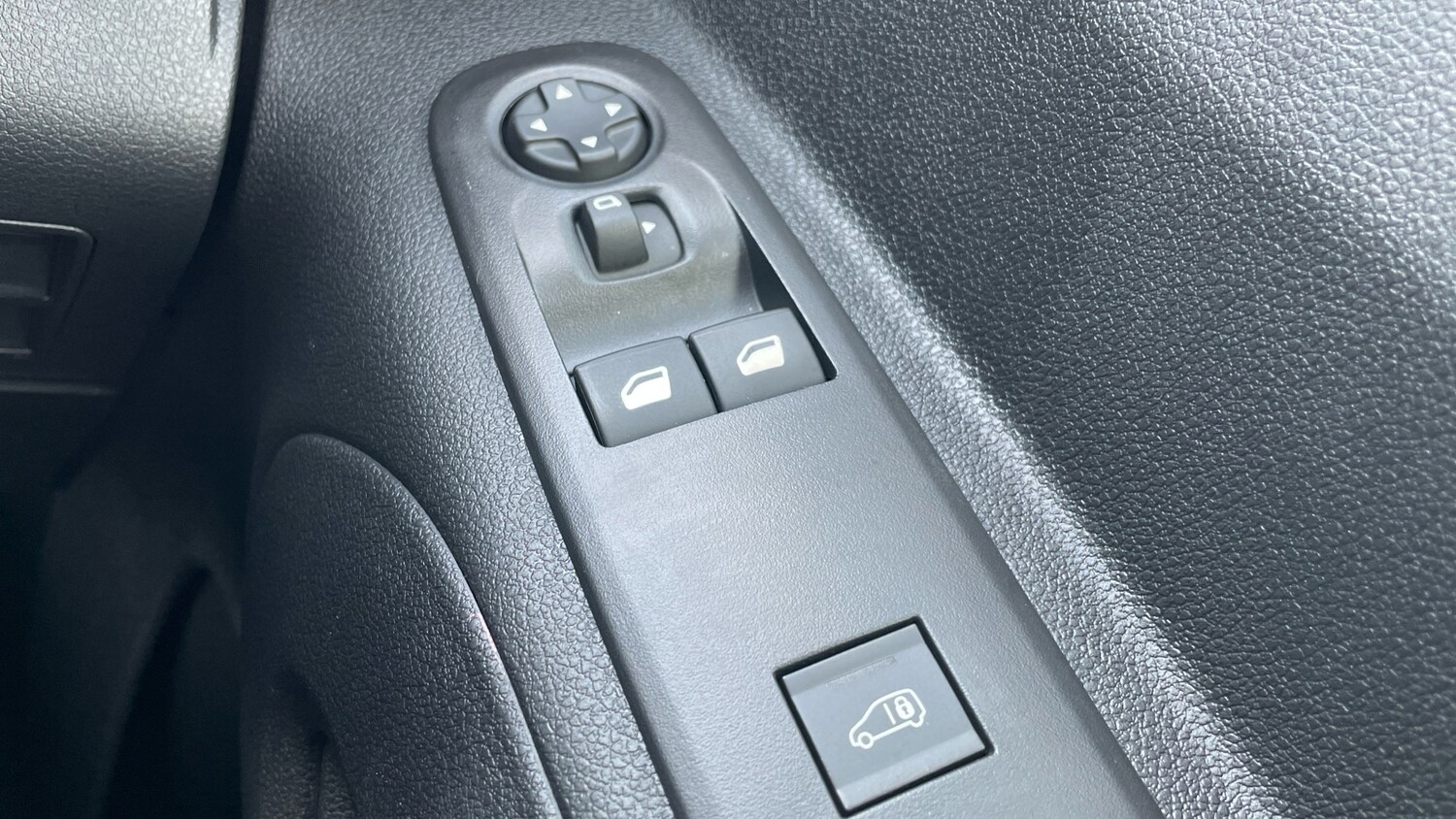 Used Peugeot Partner 2023 for sale - 77971171: Photo 22