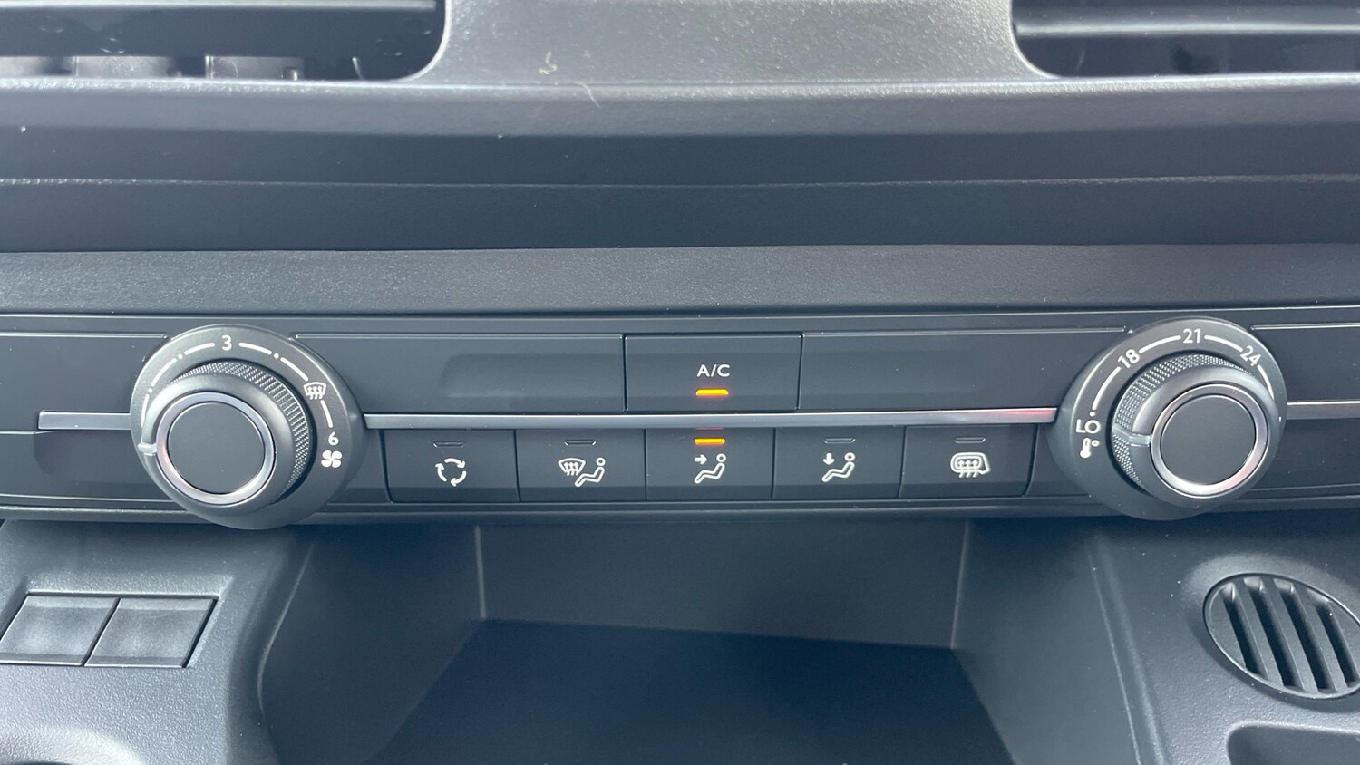 Used Peugeot Partner 2023 for sale - 77971171: Photo 32