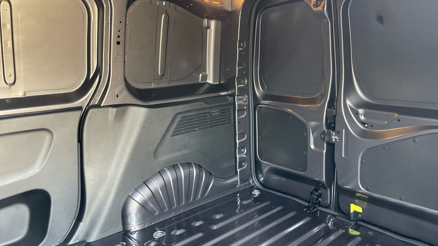 Used Peugeot Partner 2023 for sale - 77971171: Photo 39