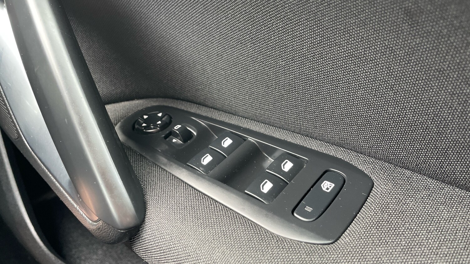 Used Peugeot 308 2016 for sale - 76307978: Photo 22