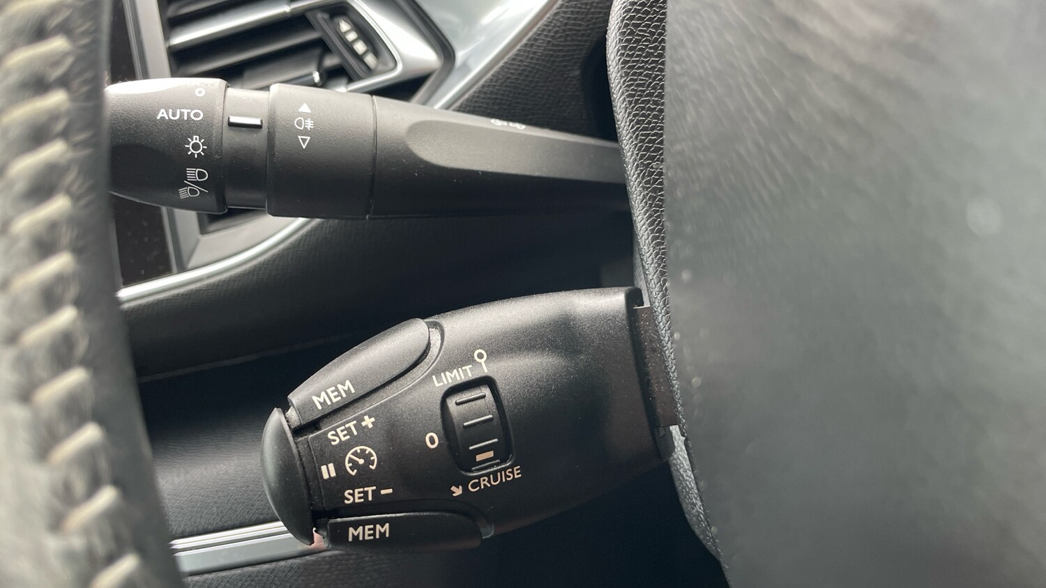 Used Peugeot 308 2016 for sale - 76307978: Photo 27