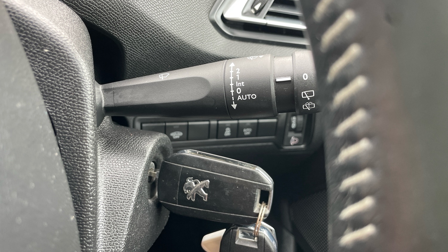 Used Peugeot 308 2016 for sale - 76307978: Photo 28