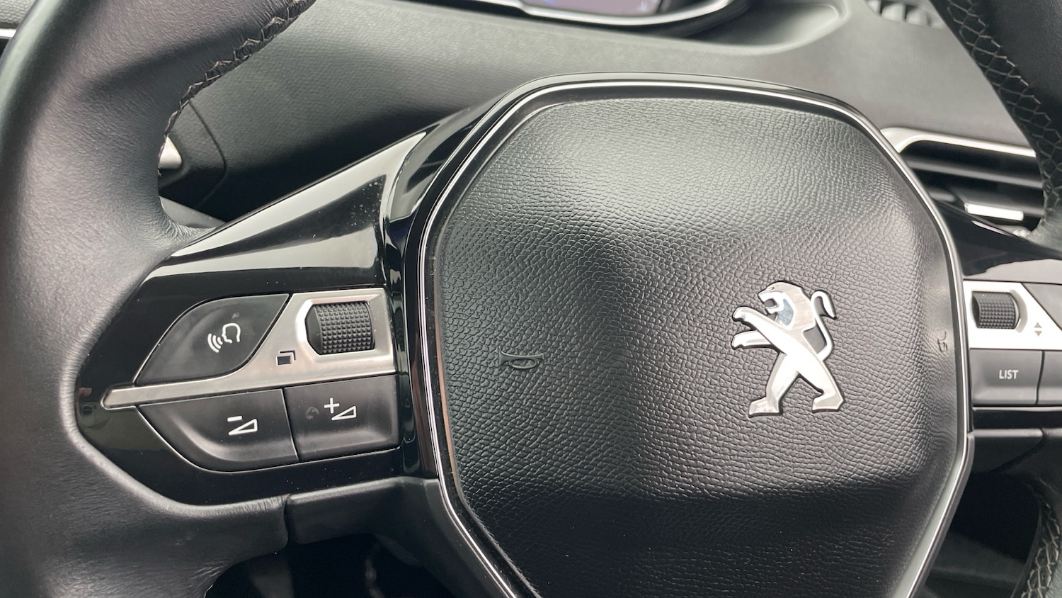 Used Peugeot 5008 2018 for sale - 77799668: Photo 23