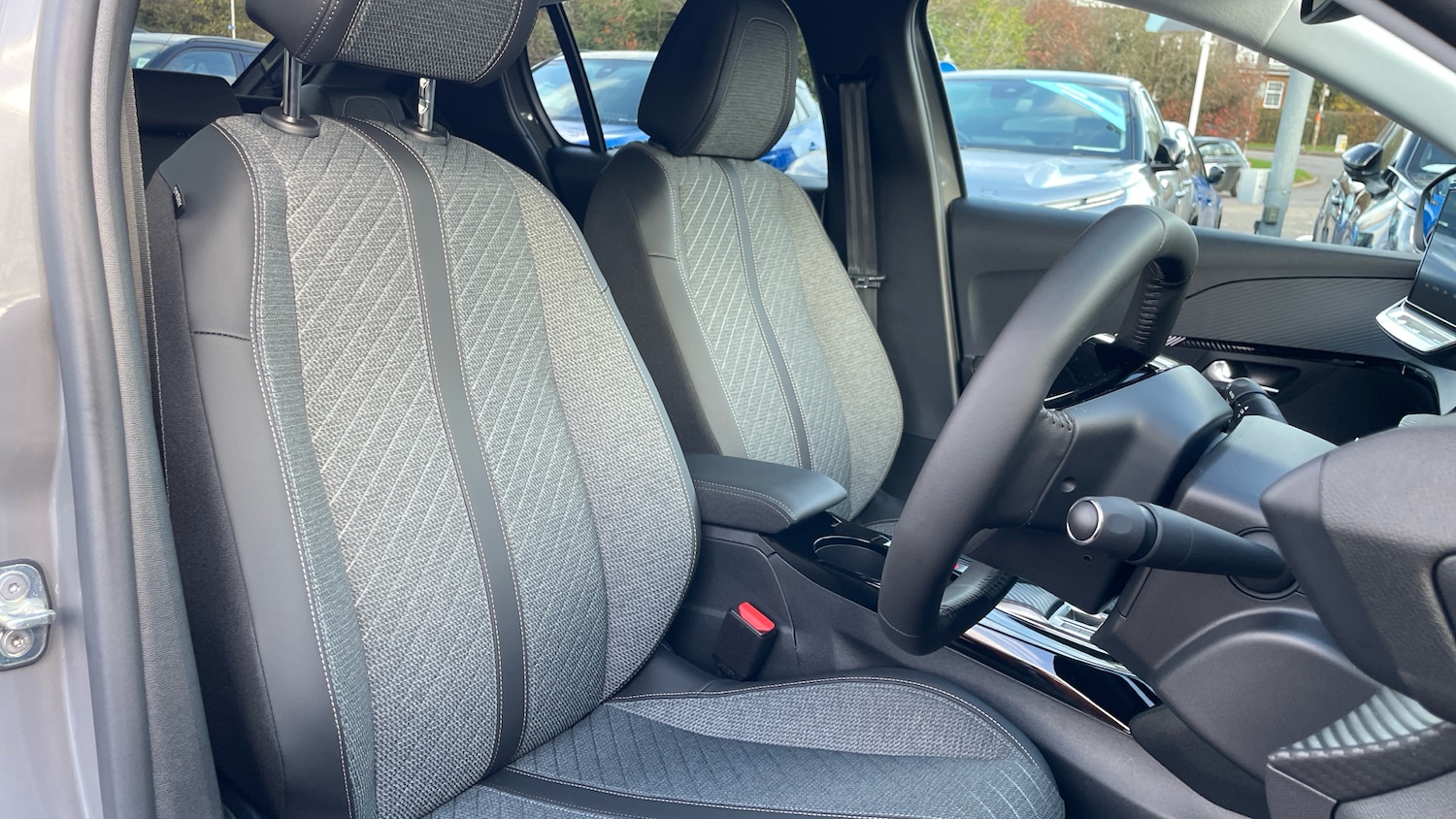 Used Peugeot 208 2024 for sale - 76586380: Photo 41