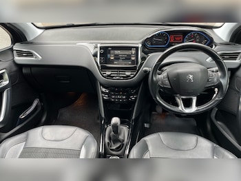 Used Peugeot 2008 2016 for sale - 76260952: Photo 4