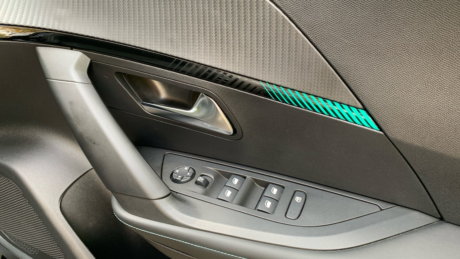 Used Peugeot 2008 2021 for sale - 75950508: Photo 22