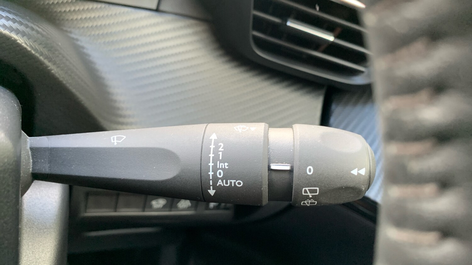 Used Peugeot 2008 2021 for sale - 75950508: Photo 28