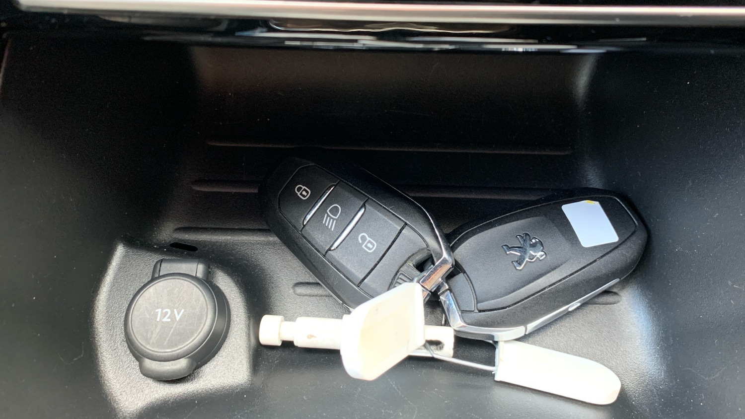 Used Peugeot 2008 2021 for sale - 75950508: Photo 38