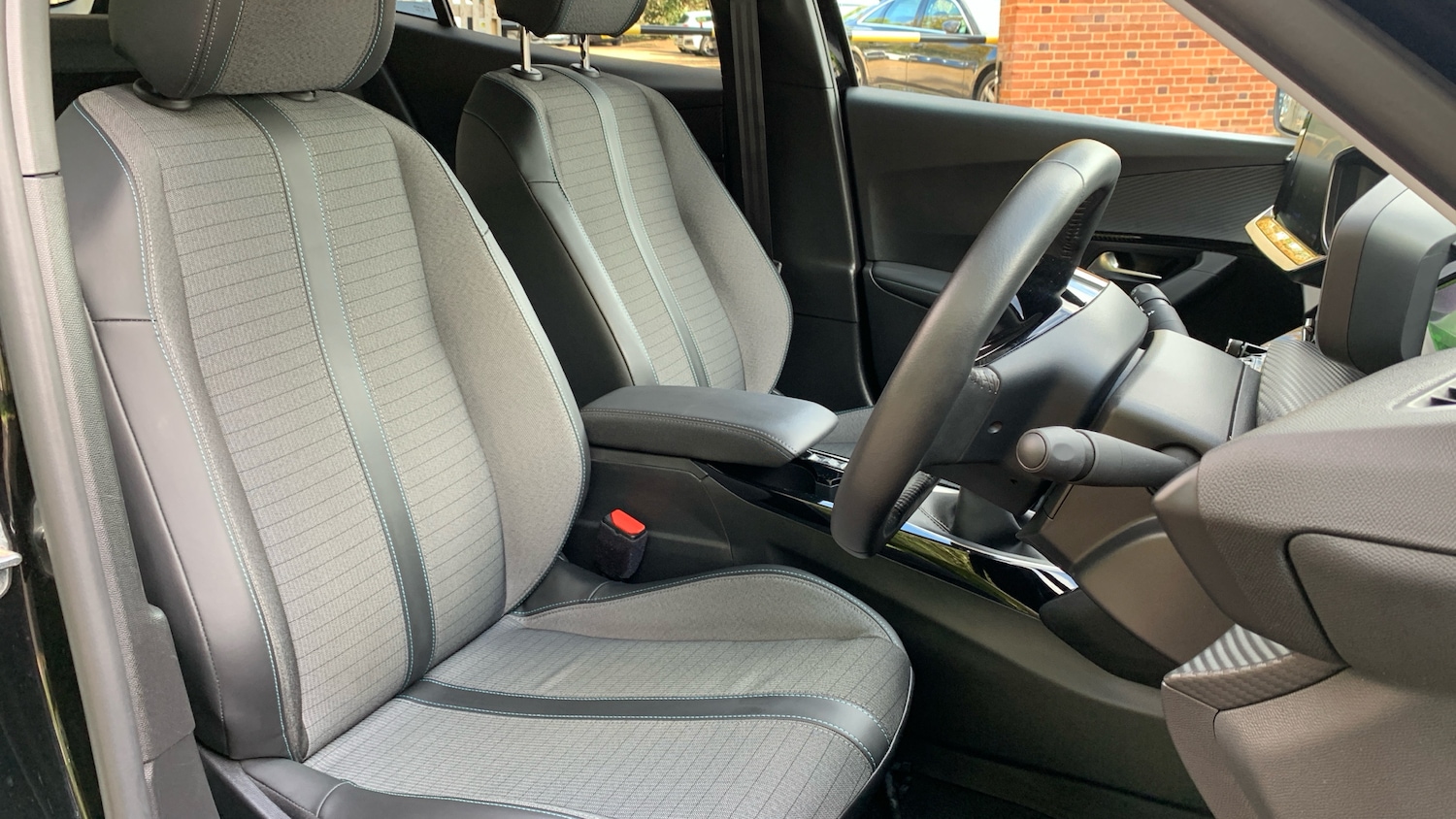 Used Peugeot 2008 2021 for sale - 75950508: Photo 42