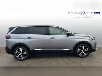 Used Peugeot 5008 2023 for sale - 77332382: Photo