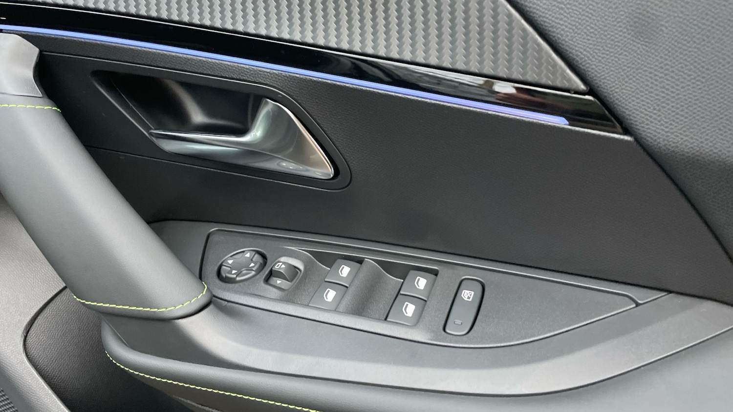 Used Peugeot 2008 2025 for sale - 76716063: Photo 22