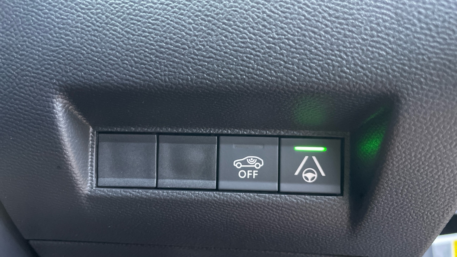 Used Peugeot 2008 2025 for sale - 76716063: Photo 34