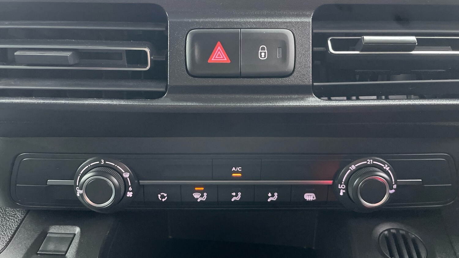 Used Peugeot Partner 2024 for sale - 77412842: Photo 30