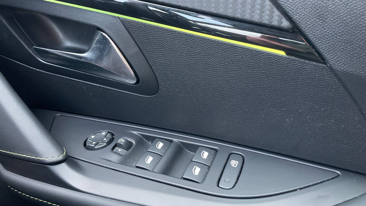 Used Peugeot 208 2024 for sale - 77121201: Photo 23