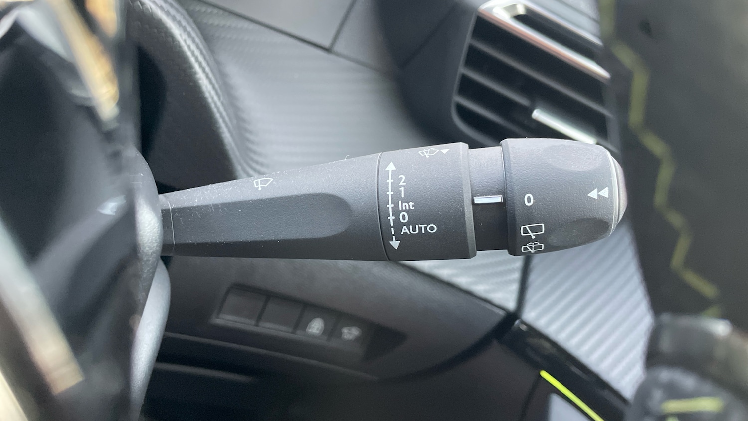 Used Peugeot 208 2024 for sale - 77121201: Photo 29