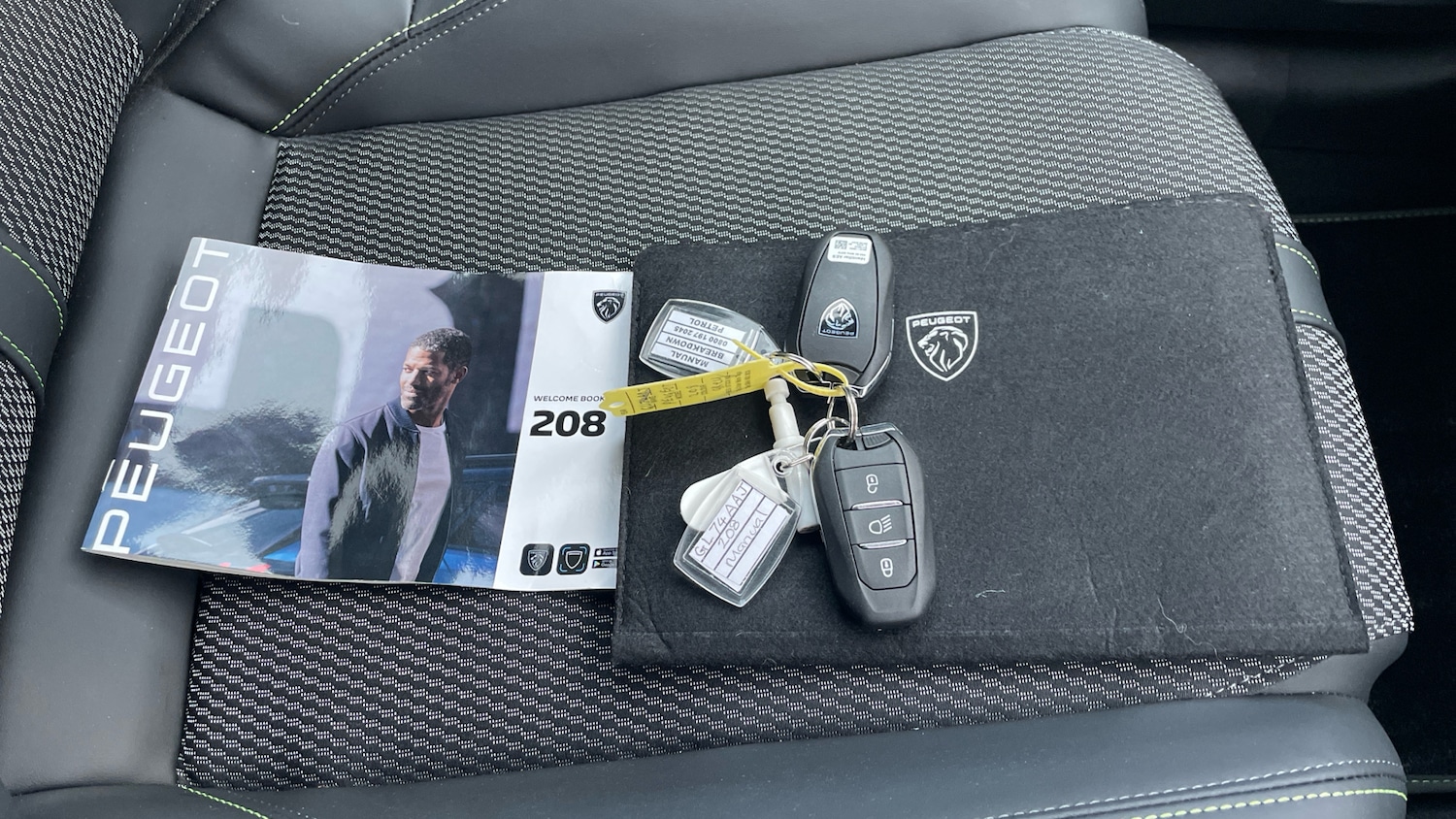 Used Peugeot 208 2024 for sale - 77121201: Photo 37