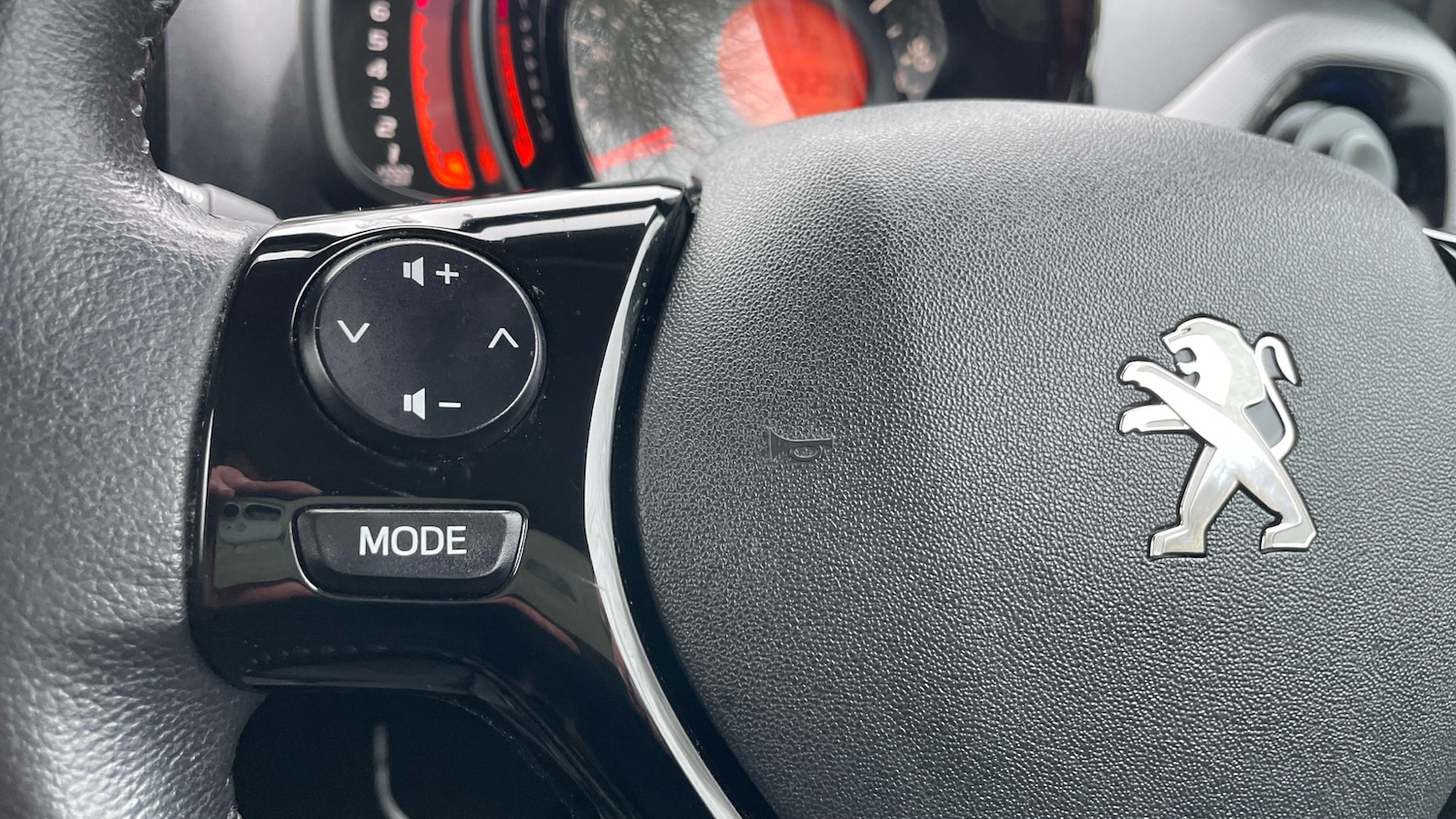 Used Peugeot 108 2020 for sale - 77332375: Photo 24