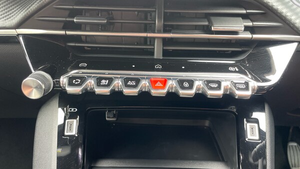 Used Peugeot 2008 2024 for sale - 76202092: Photo 34