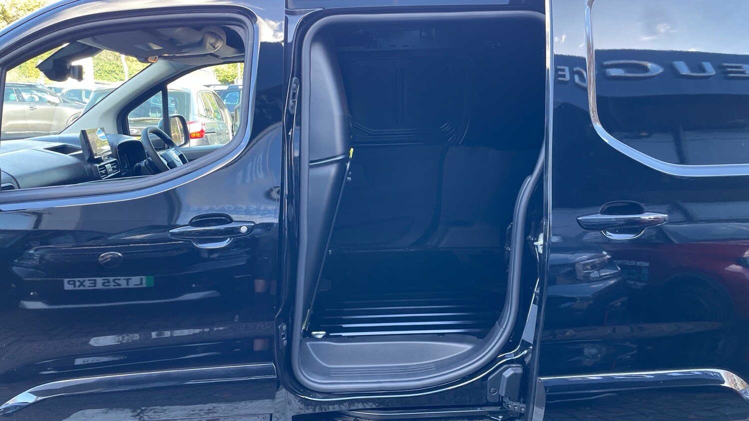 Used Citroen Berlingo 2025 for sale - 76458445: Photo 43