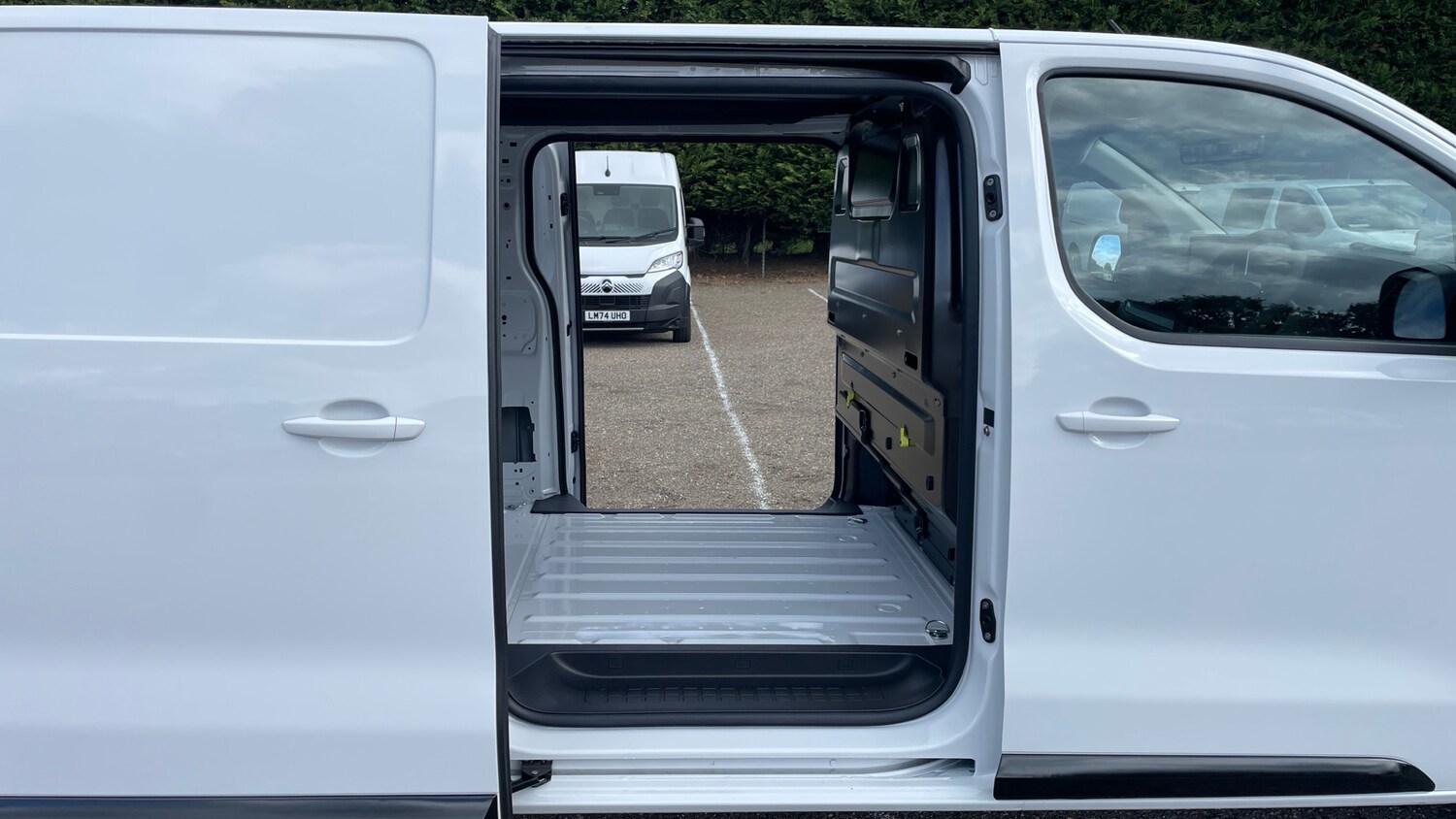Used Peugeot Expert 2025 for sale - 75942573: Photo 42