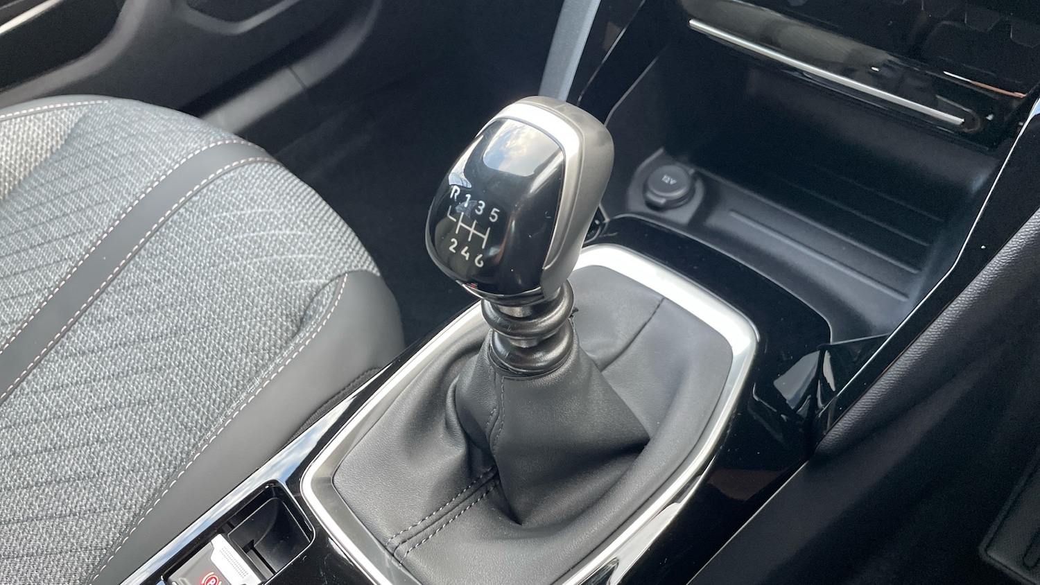 Used Peugeot 2008 2025 for sale - 76586385: Photo 20