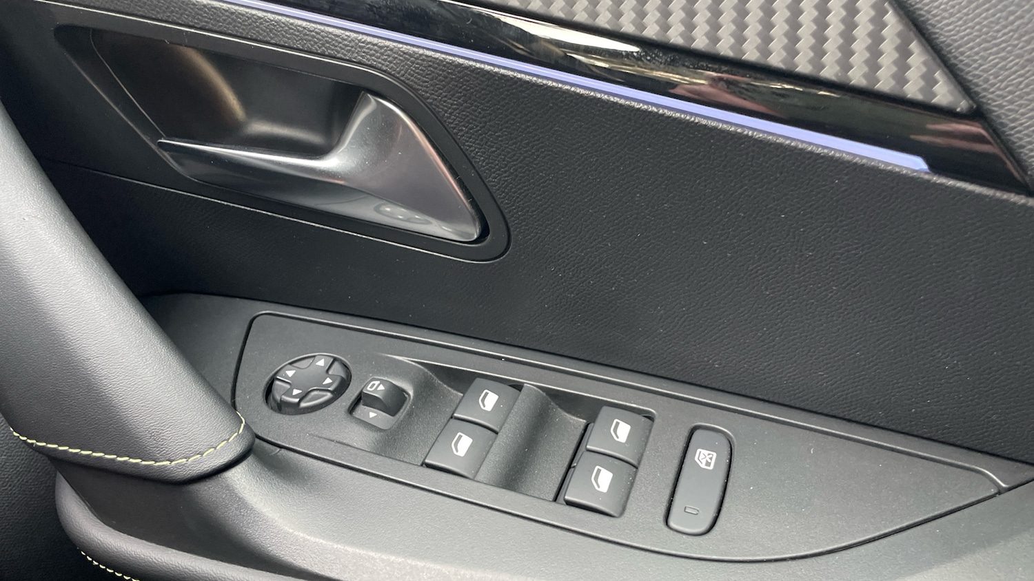 Used Peugeot 2008 2023 for sale - 77060544: Photo 23