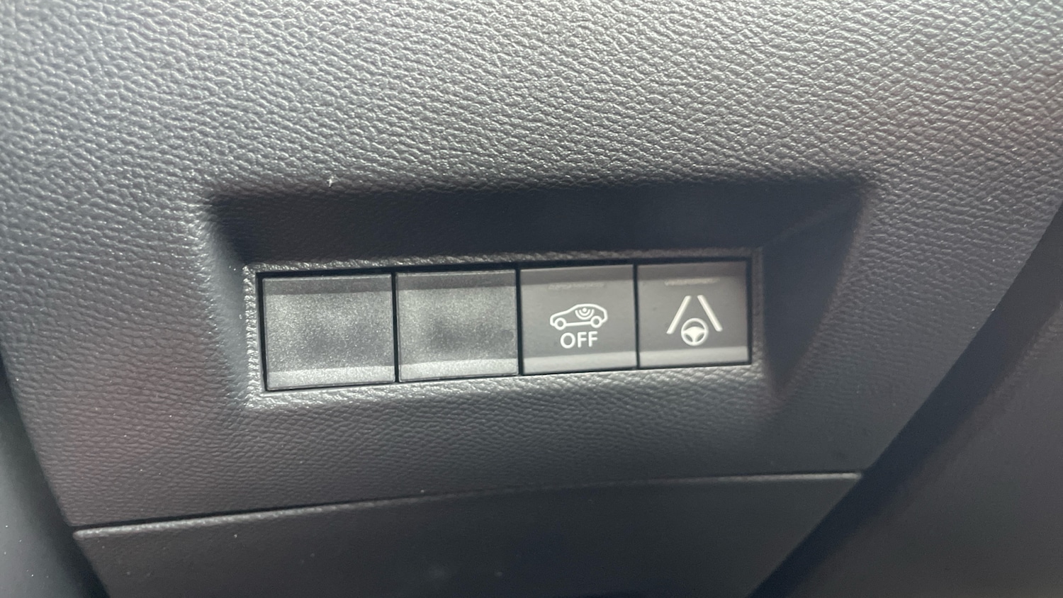 Used Peugeot 2008 2023 for sale - 77060544: Photo 35