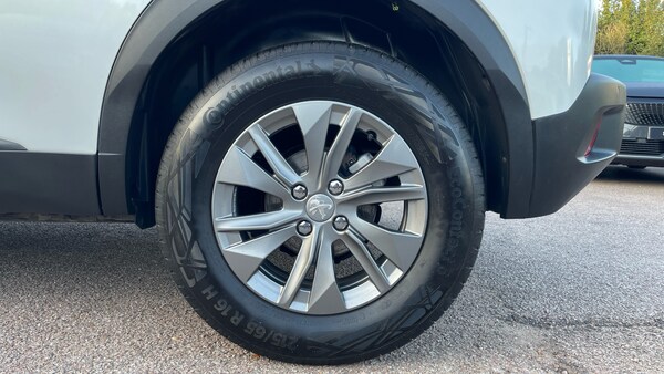 Used Peugeot 2008 2023 for sale - 76175980: Photo 15