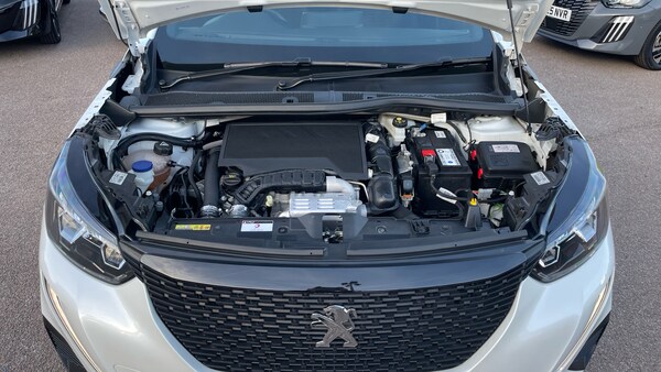 Used Peugeot 2008 2023 for sale - 76175980: Photo 18