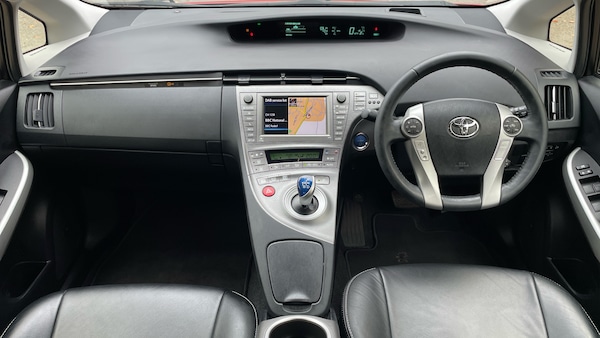 Used Toyota Prius 2015 for sale - 76248413: Photo 4