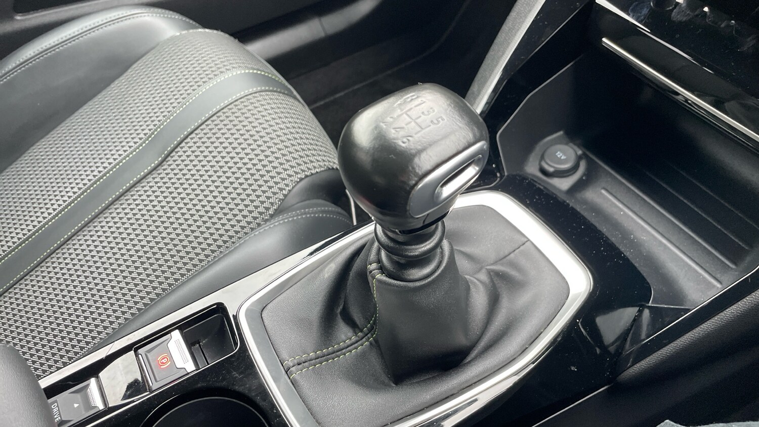 Used Peugeot 2008 2021 for sale - 77427053: Photo 20