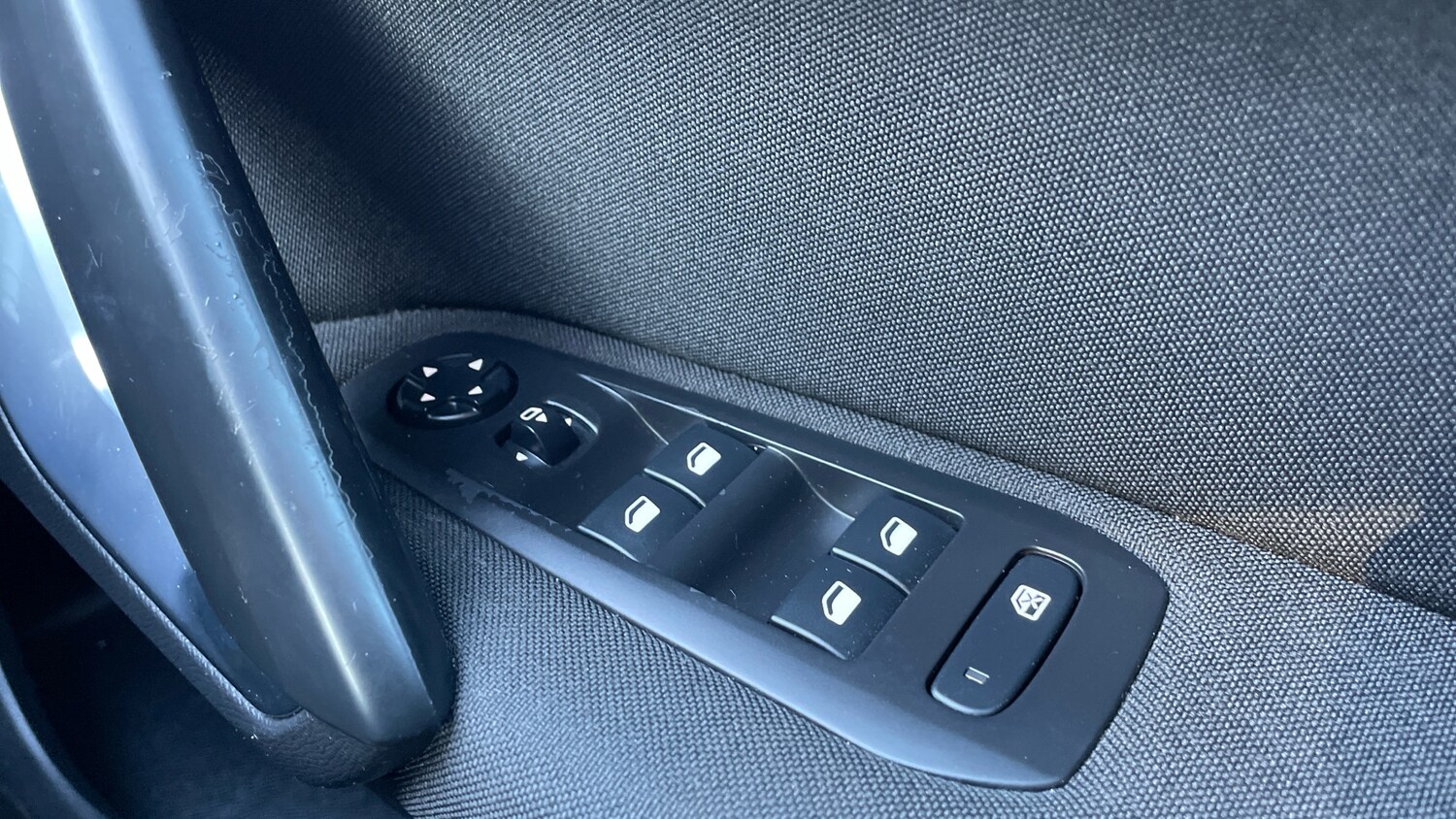 Used Peugeot 308 2016 for sale - 77098837: Photo 23