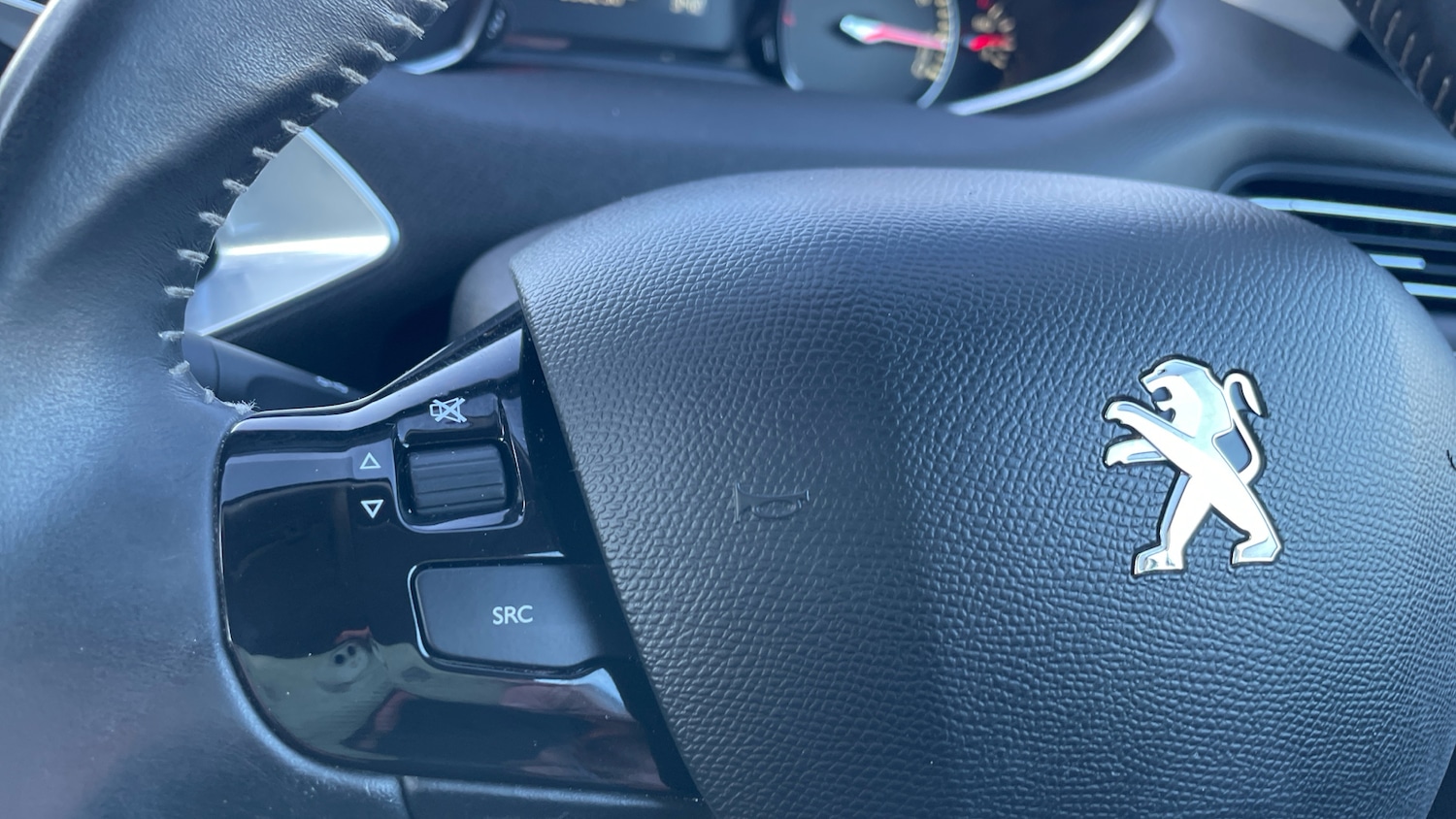 Used Peugeot 308 2016 for sale - 77098837: Photo 24