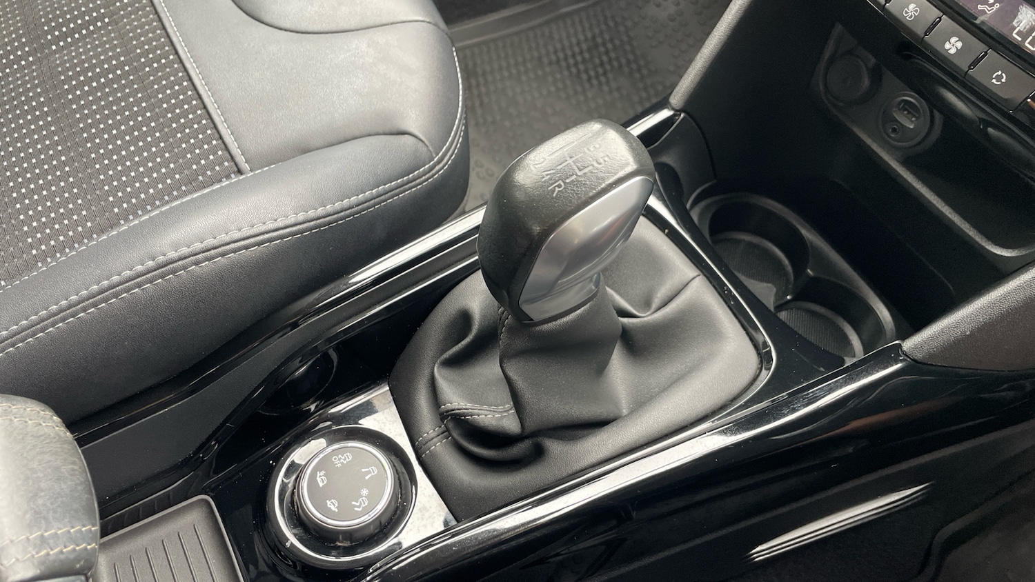 Used Peugeot 2008 2016 for sale - 76338265: Photo 20