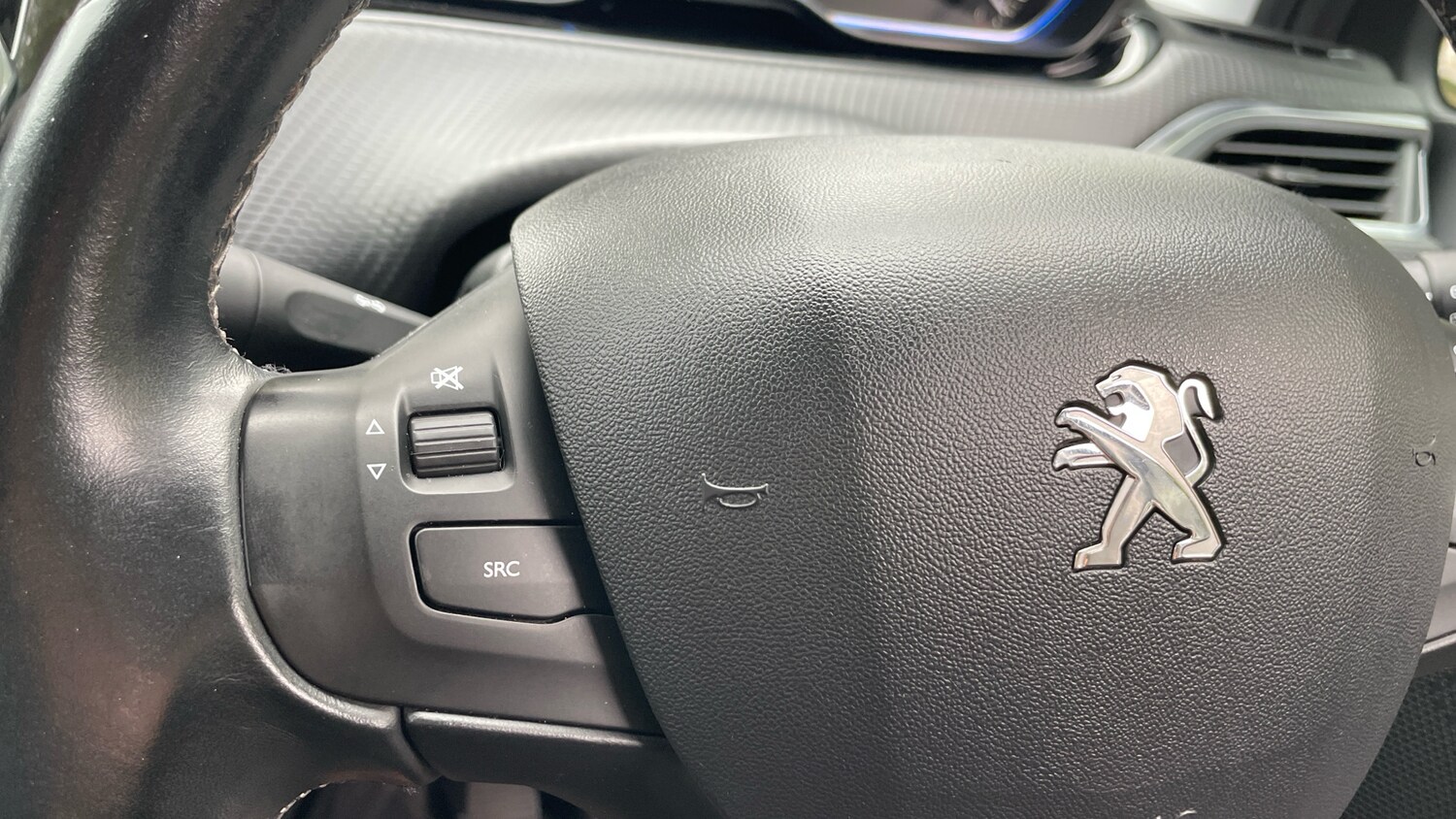 Used Peugeot 2008 2016 for sale - 76338265: Photo 23