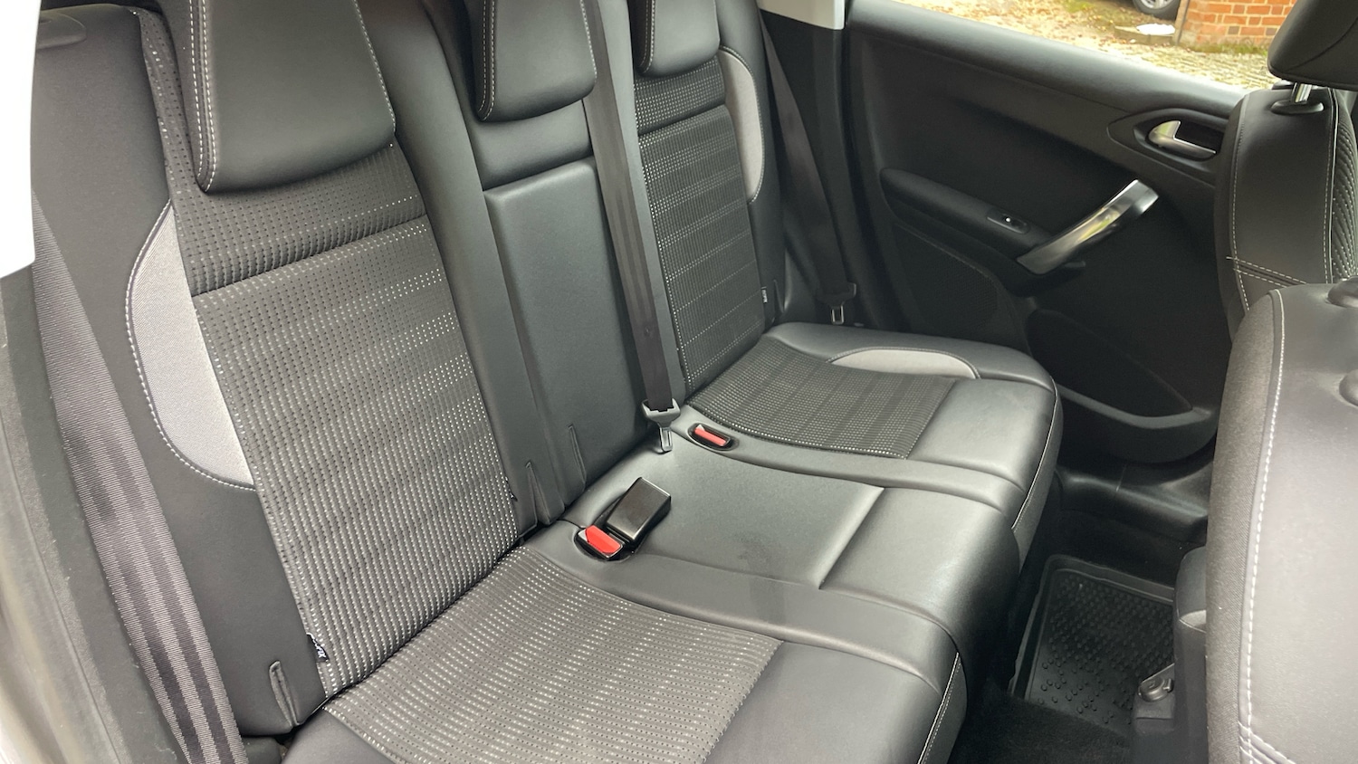 Used Peugeot 2008 2016 for sale - 76338265: Photo 33